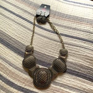 Statement necklace/earrings